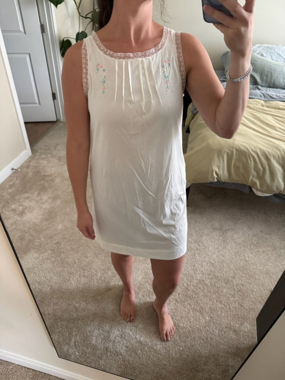 Vintage Dainty Floral Embroidered Nightgown Small